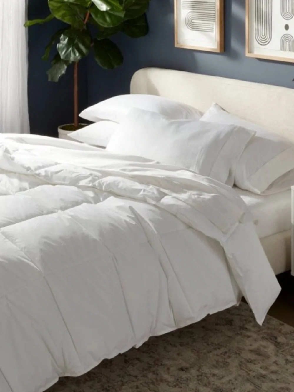 THRESHOLD NWT King/California King All Seasons Performance Down Alt Comforter